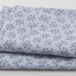 Bouquet Favorites - Bouquet Clusters Dark Gray 3 Yard Cut