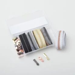 Sallie Tomato Cosmos Zipper Bundle