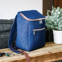 A Field Guide To Making Bags Book -Clover Store 73c1ded2 bef4 32e3 91db 3bcba8fbc971 76b37857 083c 4cdf a95c 1d7c7fd0fd7d