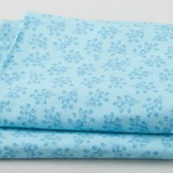 Bouquet Favorites - Bouquet Clusters Light Aqua 3 Yard Cut
